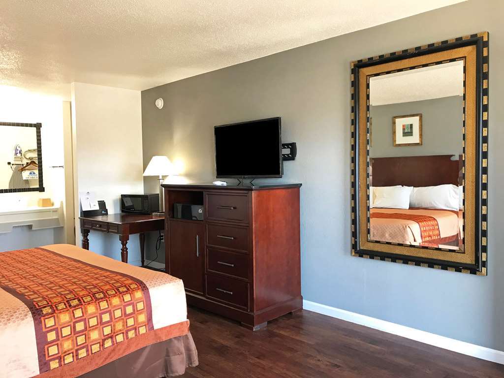 Americas Best Value Inn & Suites Russellville Quarto foto