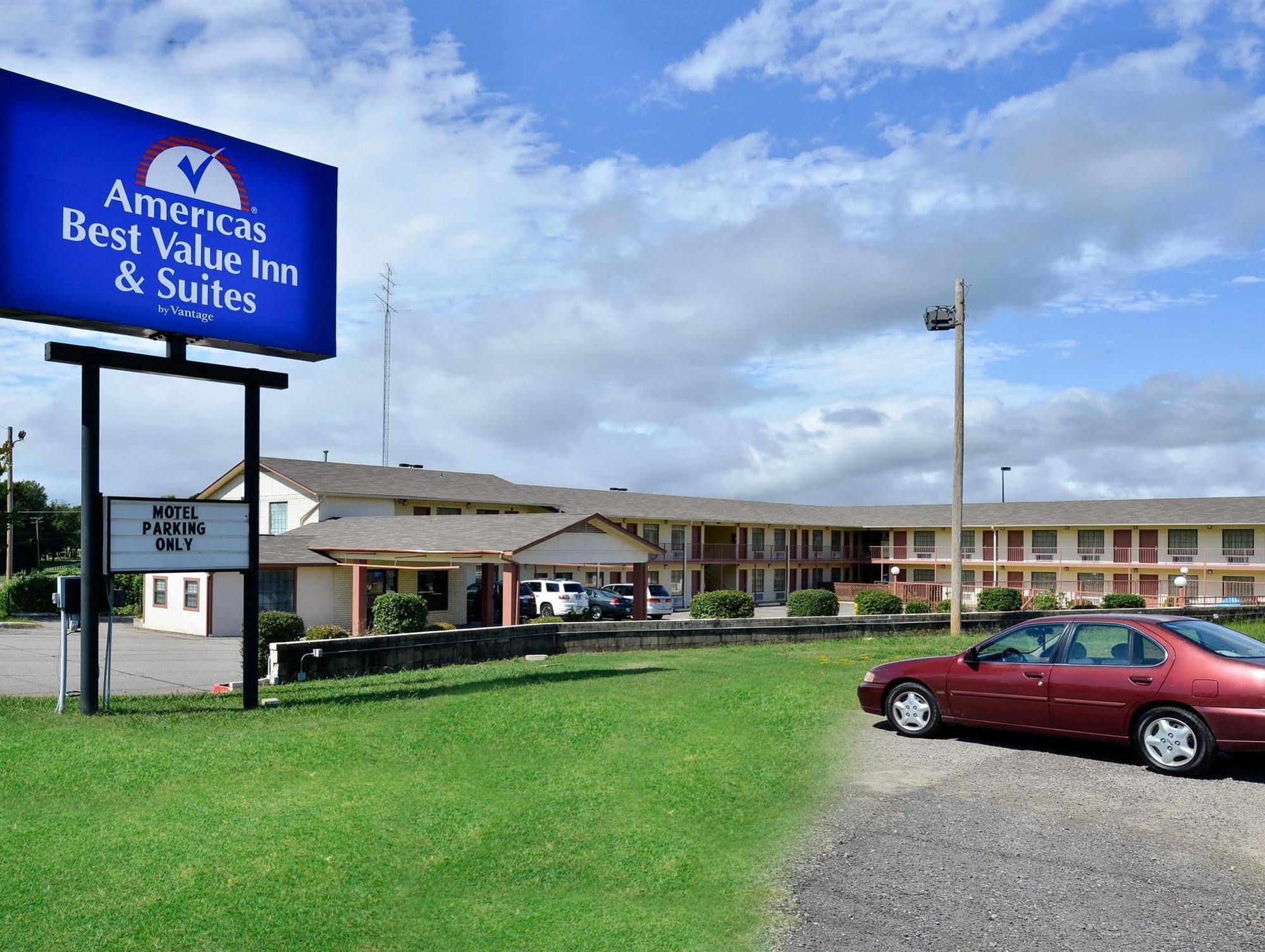 Americas Best Value Inn & Suites Russellville Exterior foto